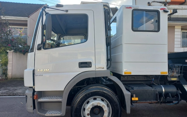 imagem-https://www.socarrao.com.br/sc-vehicle-images-prod/2834376/1789150938910-MTQxOSAyMDEyICg2KS5qcGVn.jpeg