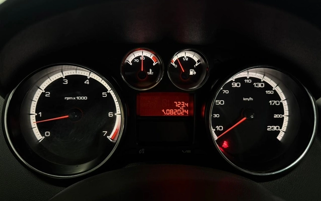 imagem-https://www.socarrao.com.br/sc-vehicle-images-prod/2835086/1784905895623-1cd23b39-8b28-4f55-b2d0-8a9ac820d951.jpg
