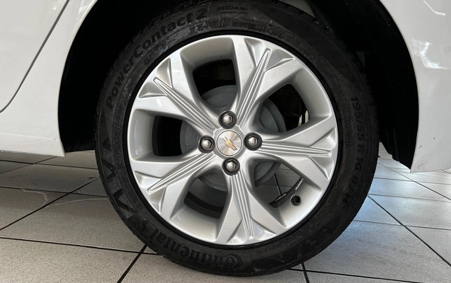 imagem-https://www.socarrao.com.br/sc-vehicle-images-prod/2835224/1785246694224-d8f8de8f-3417-4d8e-8abe-8a06ea209bfc.jpg