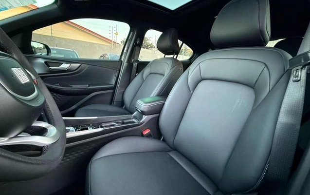 imagem-https://www.socarrao.com.br/sc-vehicle-images-prod/2835425/1789664685098-8267206_7_B_92490d9efc.jpeg