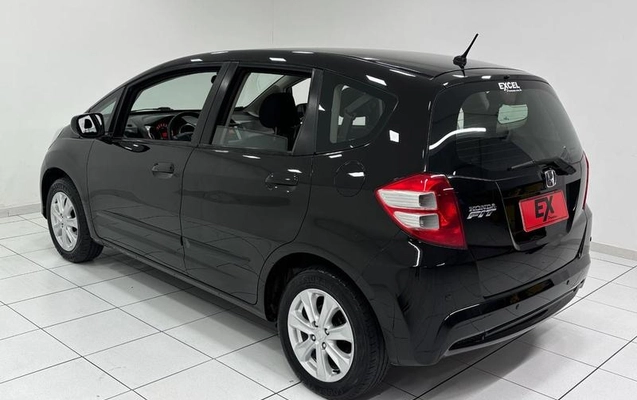 imagem-https://www.socarrao.com.br/sc-vehicle-images-prod/2836153/1788443195591-8312038_6_B_07dd6a877f.jpeg