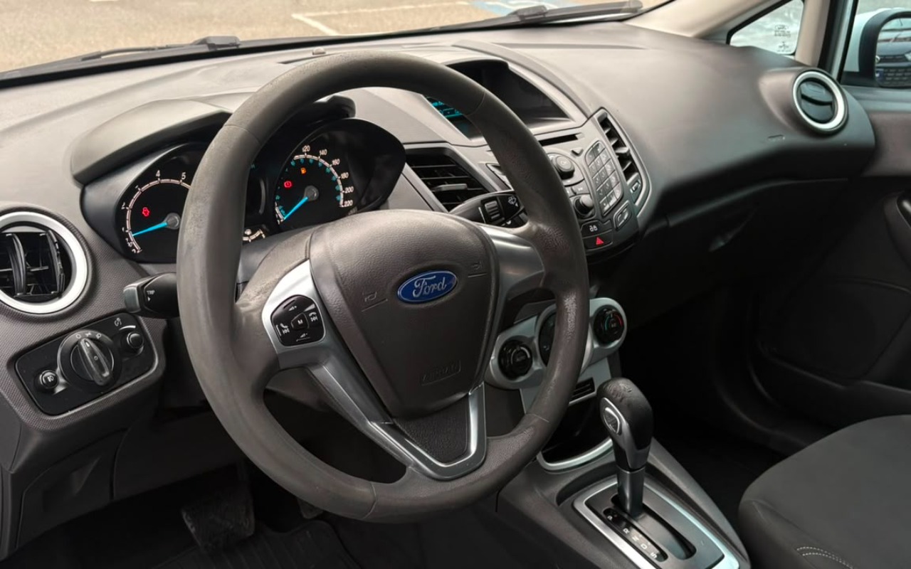 imagem-https://www.socarrao.com.br/sc-vehicle-images-prod/2836816/1784913762432-V2hhdHNBcHAgSW1hZ2UgMjAyNi0wNy0yNCBhdCAxMy40My40OCAoMSkuanBlZw.jpeg