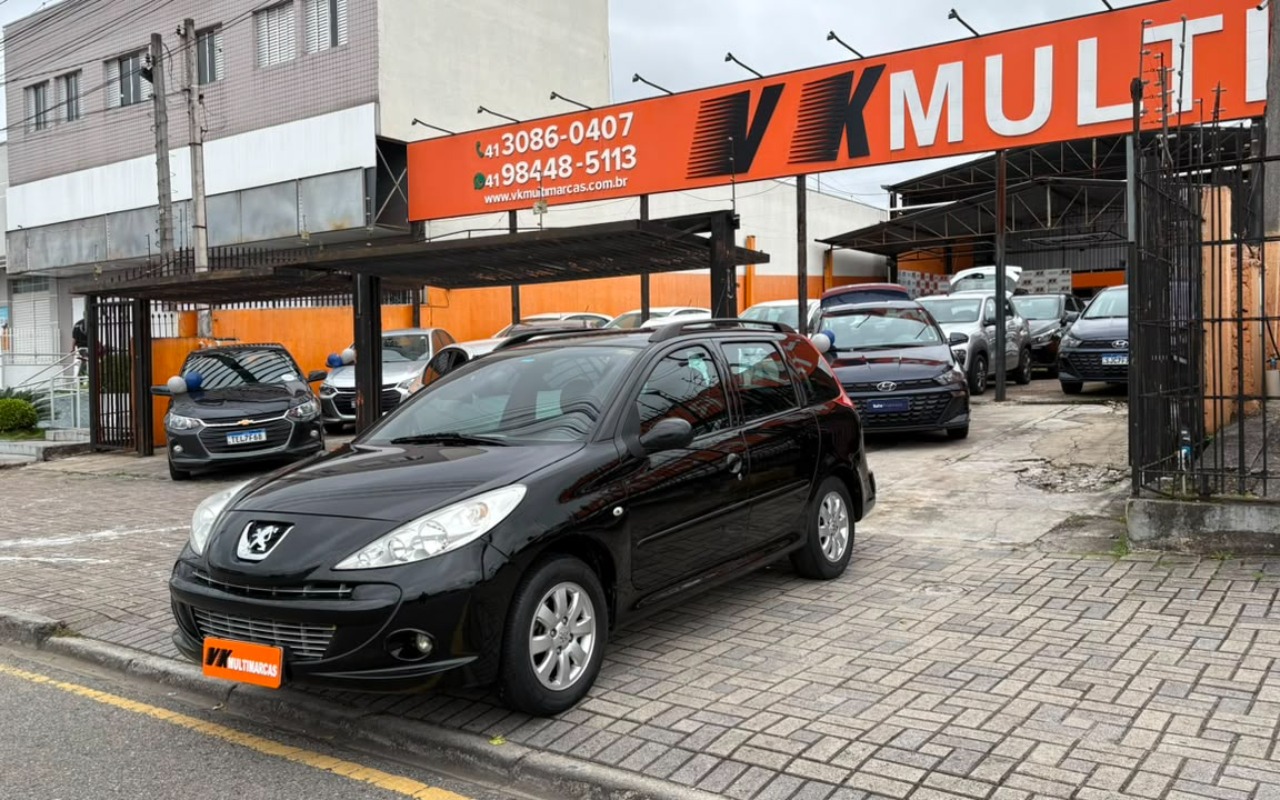 Peugeot 207 SW XR 1.4 Flex 8V 5p 2011 Preto — foto 1 de 3