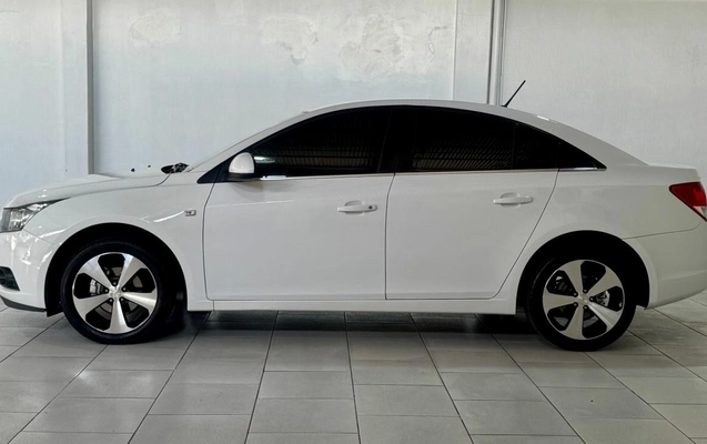 imagem-https://www.socarrao.com.br/sc-vehicle-images-prod/2837172/1784915117023-5f32ac7392f74ca90f8c9f41bb97627d_big.jpeg