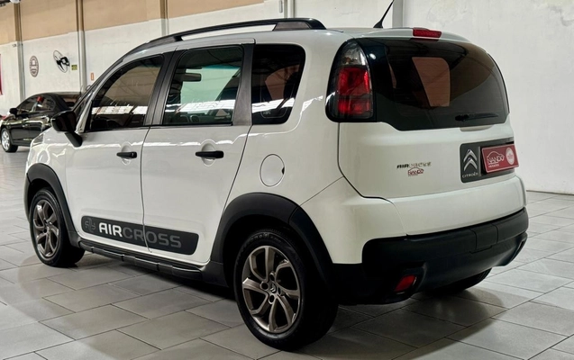 imagem-https://www.socarrao.com.br/sc-vehicle-images-prod/2837181/1784915126343-1b044f6023c66e9c220ad4dc8b0e15cd_big.jpeg