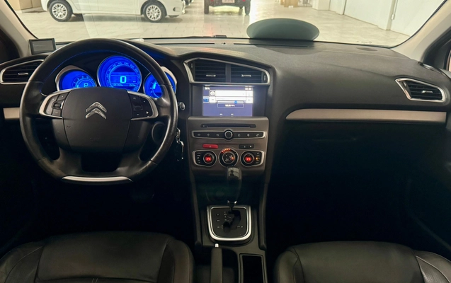 imagem-https://www.socarrao.com.br/sc-vehicle-images-prod/2837182/1784915127094-f2c0ab54d0d5c89cff92bbaf5a314457_big.jpeg