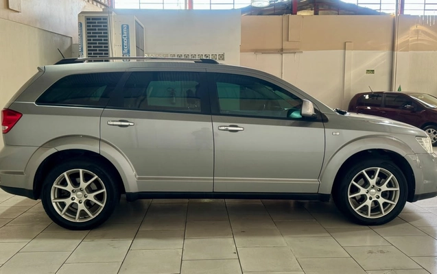 imagem-https://www.socarrao.com.br/sc-vehicle-images-prod/2837183/1784915128462-cd4a9878d59116739e5d23a2cea09bb0_big.jpeg