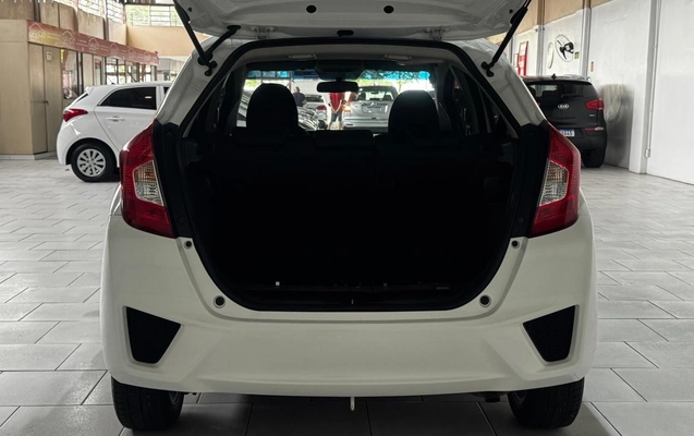 imagem-https://www.socarrao.com.br/sc-vehicle-images-prod/2837203/1784915146333-21c6b3743ef3b7c8740fb22b53d376b6_big.jpeg