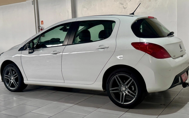 imagem-https://www.socarrao.com.br/sc-vehicle-images-prod/2837213/1784915157269-7aa17d301739ec81dc2e5b711fa59e96_big.jpeg