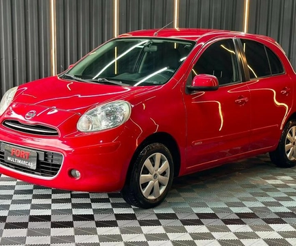 Nissan MARCH 2014 Vermelho — foto 1 de 3