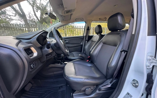 imagem-https://www.socarrao.com.br/sc-vehicle-images-prod/2837599/1784916903421-V2hhdHNBcHAgSW1hZ2UgMjAyNi0wNy0yNCBhdCAxNC40OS4xNCAoMSkuanBlZw.jpeg