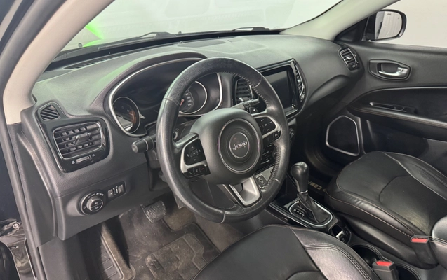 imagem-https://www.socarrao.com.br/sc-vehicle-images-prod/2837790/1784917683143-965bf251-c410-4b0d-8e6b-25ac77eb82d0.jpg