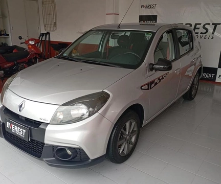 Renault Sandero 2013 Prata — foto 1 de 3