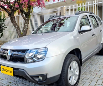 Renault Duster 2018 Prata — foto 1 de 3