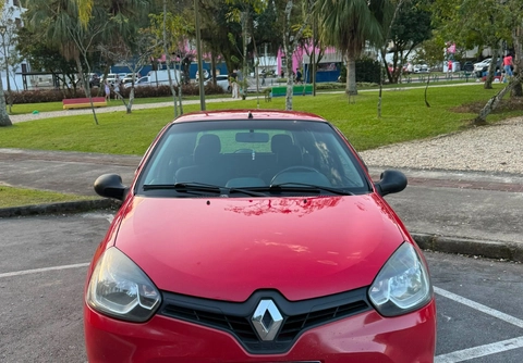 Renault Clio 2010 Vermelho — foto 1 de 3