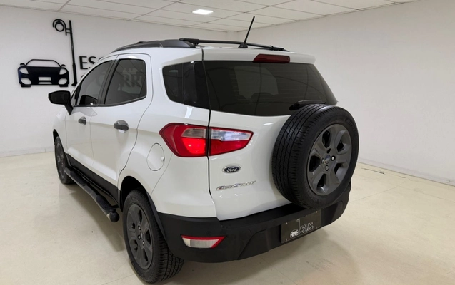 imagem-https://www.socarrao.com.br/sc-vehicle-images-prod/2838466/1784920555028-V2hhdHNBcHAgSW1hZ2UgMjAyNi0wNC0yMyBhdCAxNS4xOC4yMiAoMykuanBlZw.jpeg