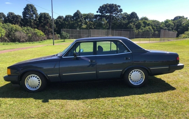 imagem-https://www.socarrao.com.br/sc-vehicle-images-prod/2838613/1786131140932-RxKB3rIPrnKj5KmVPar7pNiBX6bkL0Ik.jpg
