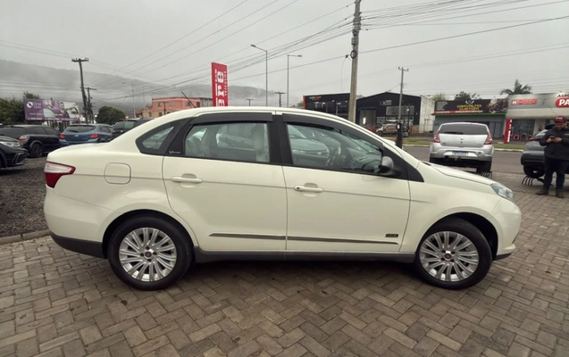 imagem-https://www.socarrao.com.br/sc-vehicle-images-prod/2838732/1784921083807-oInSt2TVVNeg3EZgUW1XhwuqFRf95VRl.jpg