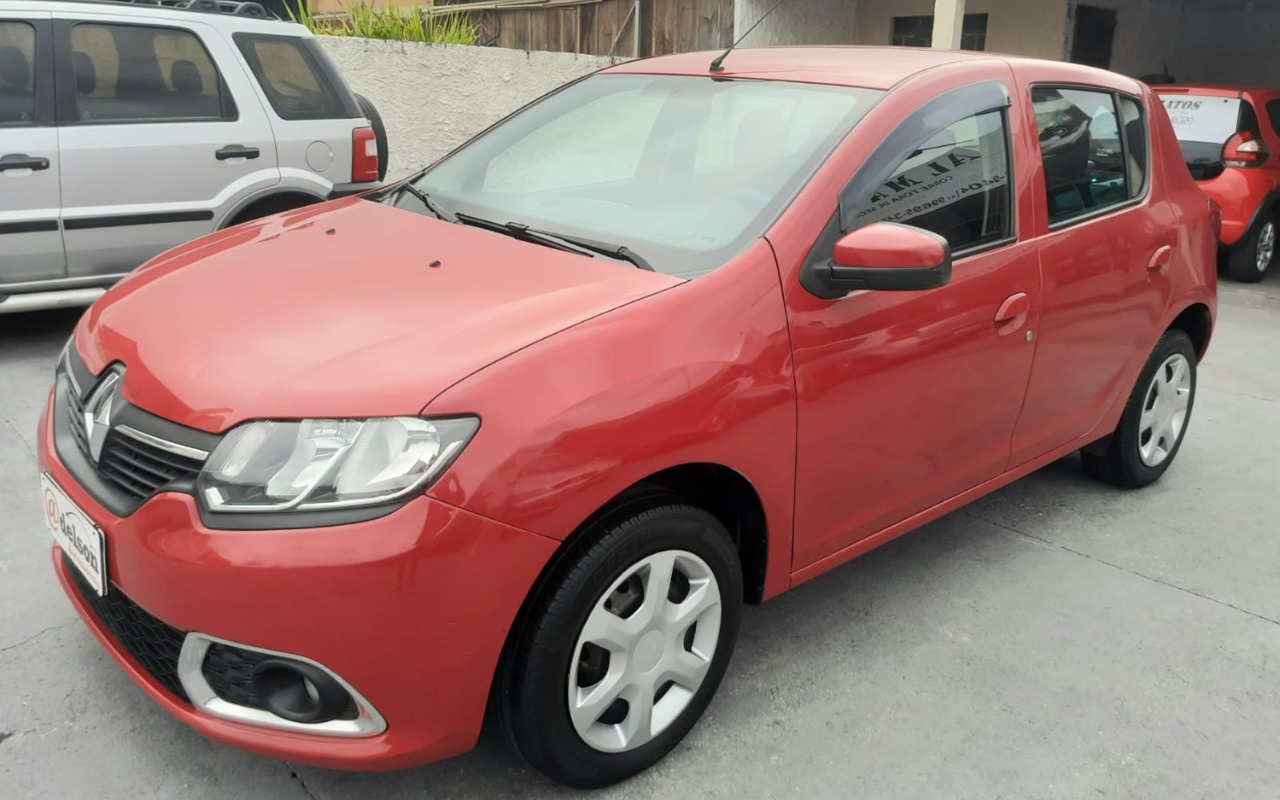 Renault Sandero 2017 Vermelho — foto 1 de 3