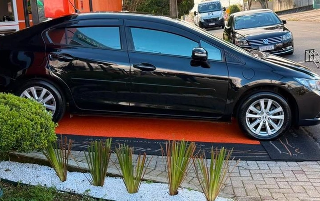 imagem-https://www.socarrao.com.br/sc-vehicle-images-prod/2838777/1787661658913-8226587_9_B_0904f67242.jpeg