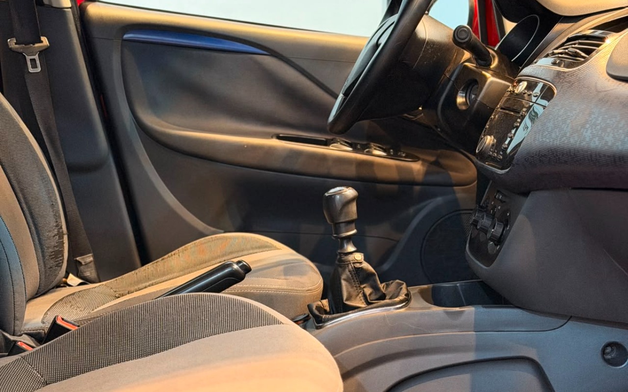 imagem-https://www.socarrao.com.br/sc-vehicle-images-prod/2839010/1784922456572-V2hhdHNBcHAgSW1hZ2UgMjAyNi0wNy0yMyBhdCAxNy40Mi4wOCAoMSkuanBlZw.jpeg
