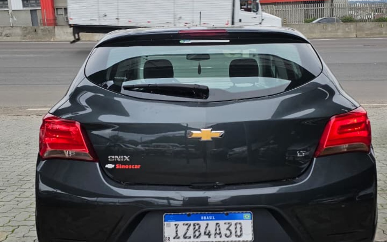 imagem-https://www.socarrao.com.br/sc-vehicle-images-prod/2839508/1784923714694-NmI3NWVhOWYtZDE0Ni00YmJlLTg1NGYtM2IxNzVlNjMxNzQ1LmpwZw.jpg