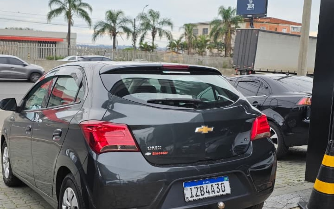 imagem-https://www.socarrao.com.br/sc-vehicle-images-prod/2839508/1784923715018-OWI5MDlkZWItNzQ4OS00OWMzLTk0ZDktOGM2NDQ4NGQzNjAzLmpwZw.jpg