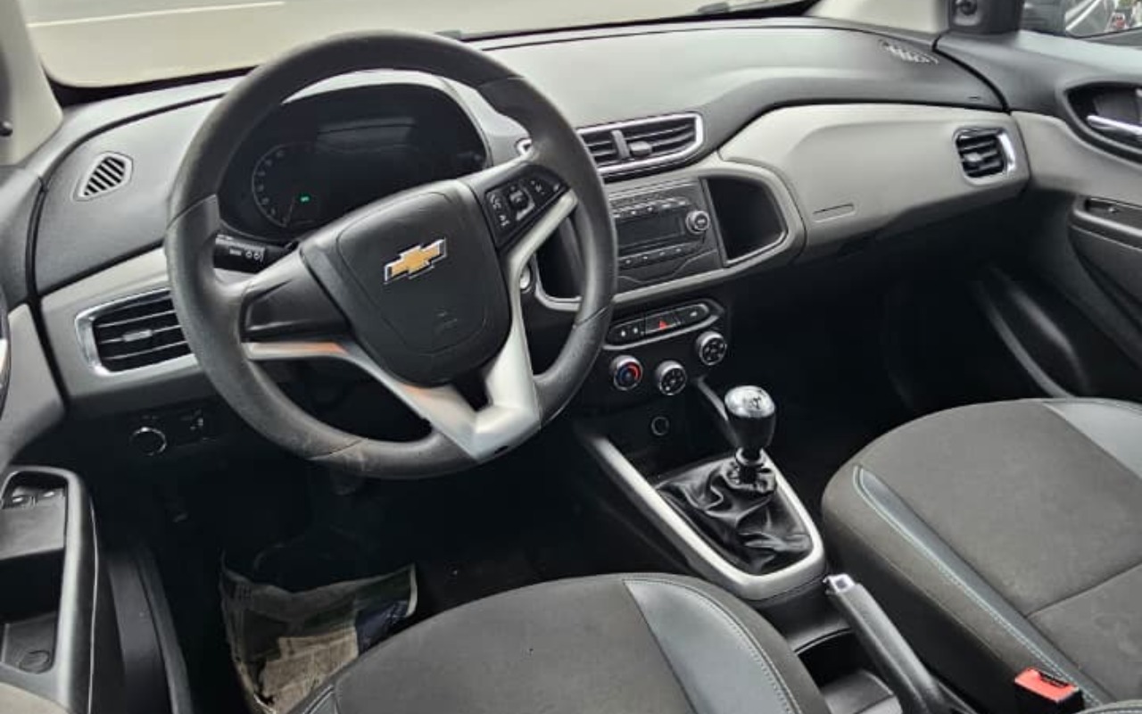 imagem-https://www.socarrao.com.br/sc-vehicle-images-prod/2839508/1784923715344-NjJkMWJlZWItYmZhYy00ZTQ4LTk1NWQtZDU3ZjM3Yzk2YWY4LmpwZw.jpg