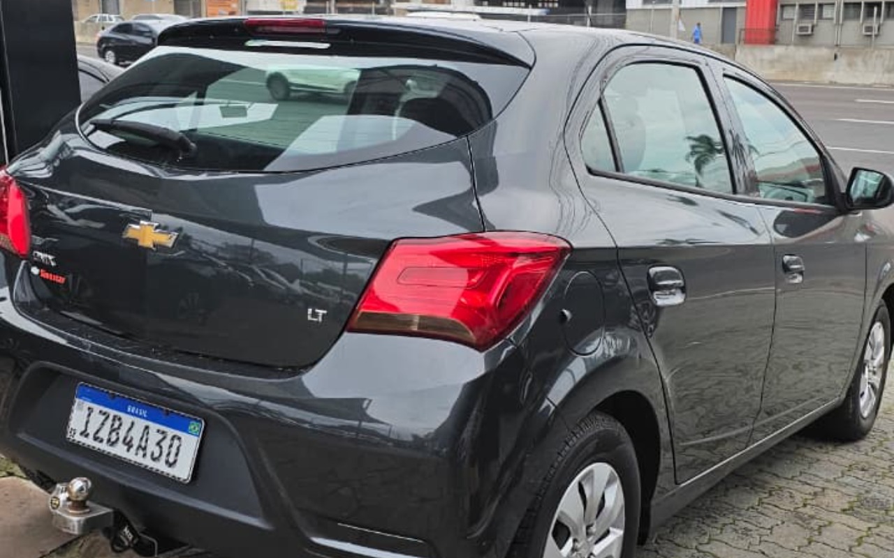 imagem-https://www.socarrao.com.br/sc-vehicle-images-prod/2839508/1784923715756-NDk5NzIxYzktMjQ5Ni00MTg4LWIxNjItNTViOTRhYWQ5MDYzLmpwZw.jpg