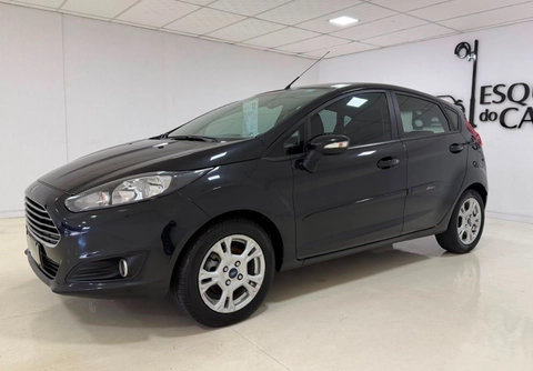 Ford Fiesta 2017 Preto — foto 1 de 3