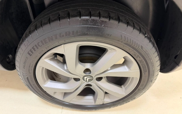 imagem-https://www.socarrao.com.br/sc-vehicle-images-prod/2839922/1784925547883-V2hhdHNBcHAgSW1hZ2UgMjAyNi0wNy0yNCBhdCAxNC4zMC4yOSAoMykuanBlZw.jpeg
