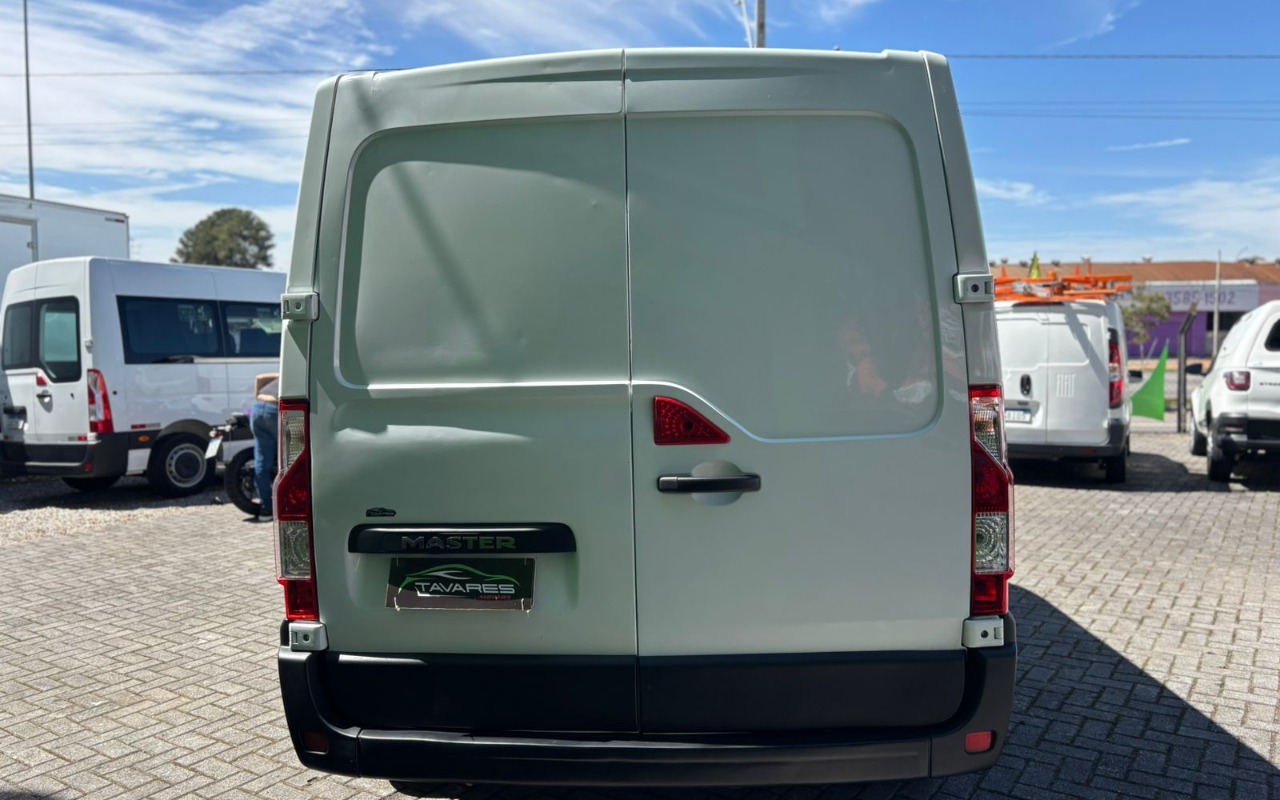 imagem-https://www.socarrao.com.br/sc-vehicle-images-prod/2840058/1784926148098-SU1HLTIwMjUwOTE5LVdBMDA0OS5qcGc.jpg