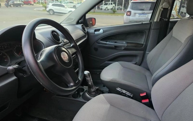 imagem-https://www.socarrao.com.br/sc-vehicle-images-prod/2840065/1789065125885-8125744_7_B_06f733e663.jpeg