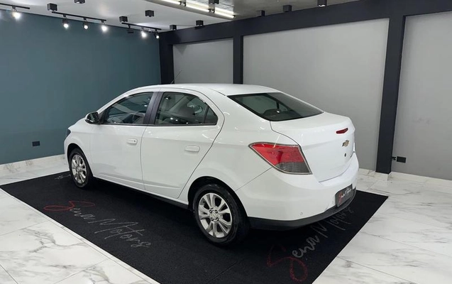 imagem-https://www.socarrao.com.br/sc-vehicle-images-prod/2840961/1790186080947-8314210_5_B_6f2ce7a367.jpeg