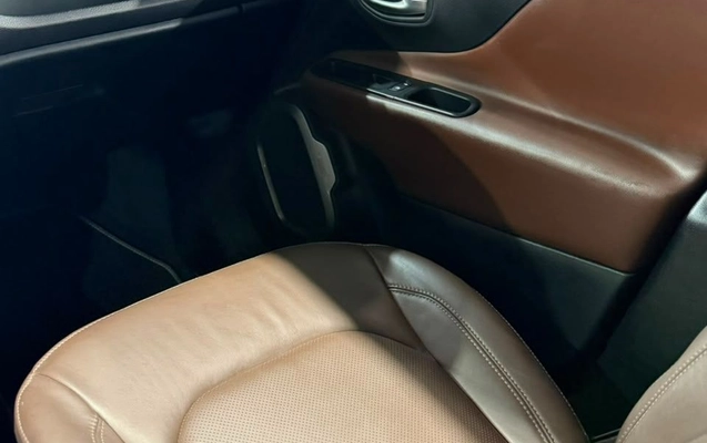 imagem-https://www.socarrao.com.br/sc-vehicle-images-prod/2841013/1786124055100-gb-82e532f.jpeg