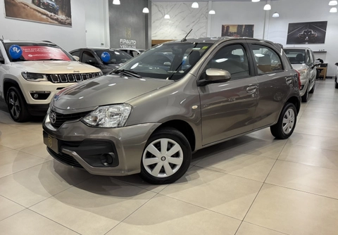 Toyota Etios 2018 Cinza — foto 1 de 3