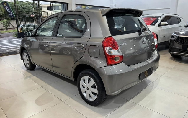 imagem-https://www.socarrao.com.br/sc-vehicle-images-prod/2844108/1784946479624-5_112644.jpg