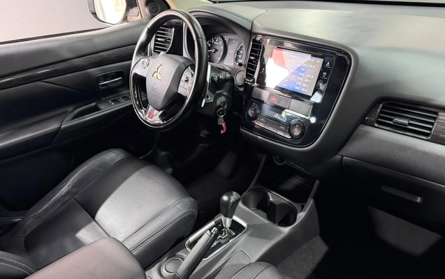imagem-https://www.socarrao.com.br/sc-vehicle-images-prod/2851781/1784981214989-003_14abcc05dcbb19c7738f4eee6424bde5.jpeg