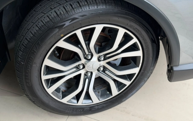 imagem-https://www.socarrao.com.br/sc-vehicle-images-prod/2851781/1784981214994-003_1432c75710be41aa73b1e0e0fbc8ea96.jpeg