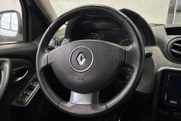 imagem-https://www.socarrao.com.br/sc-vehicle-images-prod/2851821/1790024780594-8307450_12_B_38937946f9.jpeg