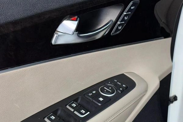 imagem-https://www.socarrao.com.br/sc-vehicle-images-prod/2851822/1788199374189-8309288_15_B_4905b70476.jpeg