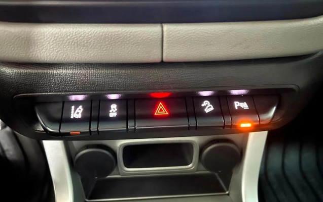 imagem-https://www.socarrao.com.br/sc-vehicle-images-prod/2851829/1787334998939-8284995_9_B_fbb53fba6a.jpeg