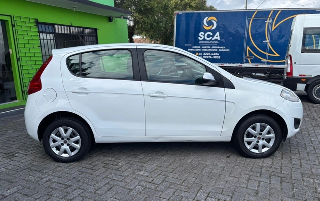 imagem-https://www.socarrao.com.br/sc-vehicle-images-prod/2851830/1784982948173-V2hhdHNBcHAgSW1hZ2UgMjAyNi0wNC0wMSBhdCAxNS4xOC4xNyAoMikuanBlZw.jpeg