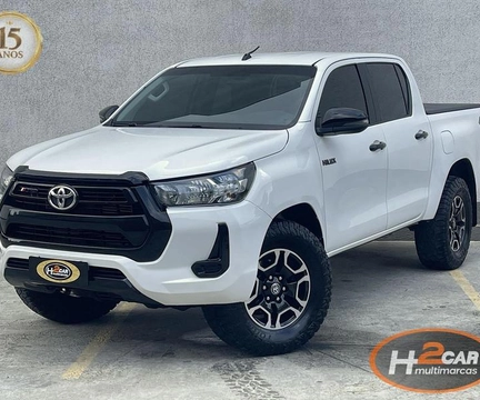 Toyota Hilux 2023 Branco — foto 1 de 3
