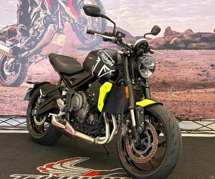 TRIUMPH TRIDENT 660 2024 Preto — foto 1 de 3