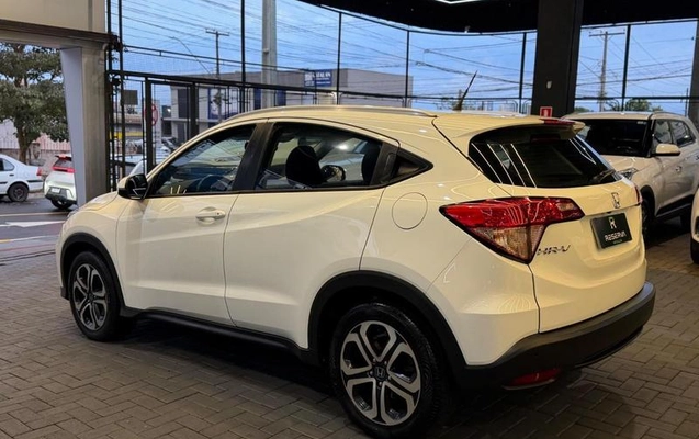 imagem-https://www.socarrao.com.br/sc-vehicle-images-prod/2851867/1787592490330-8249211_3_B_c7fe73b38c.jpeg
