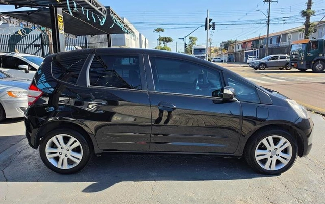imagem-https://www.socarrao.com.br/sc-vehicle-images-prod/2852076/1784989075371-8289566_14_B_5e14669979.jpeg