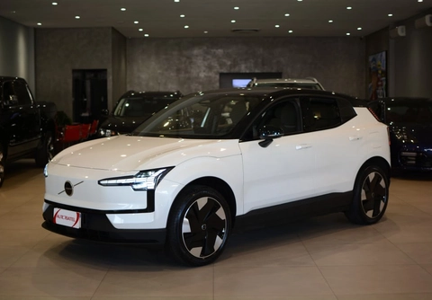 Volvo EX30 E60 Plus (Elétrico) 2024 Branco — foto 1 de 3