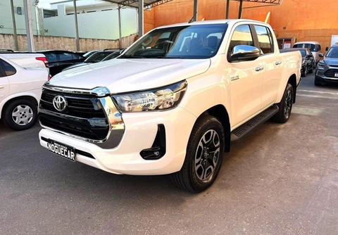 Toyota Hilux 2021 Branco — foto 1 de 3