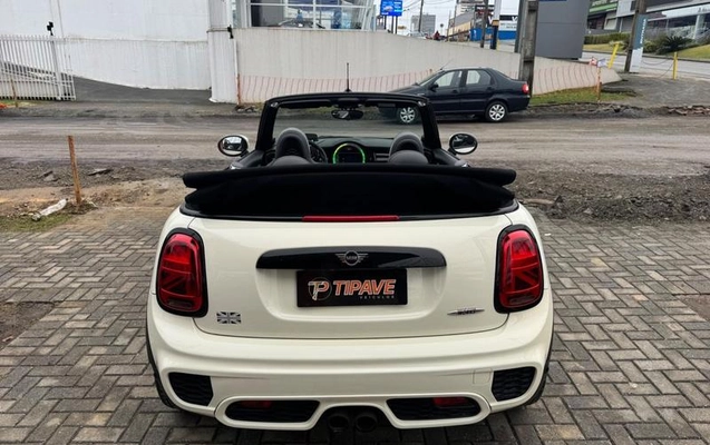 imagem-https://www.socarrao.com.br/sc-vehicle-images-prod/2852153/1789502648684-8070173_5_B_fc9292eb68.jpeg